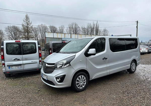 Opel Vivaro cena 69900 przebieg: 273900, rok produkcji 2016 z Piaseczno małe 781